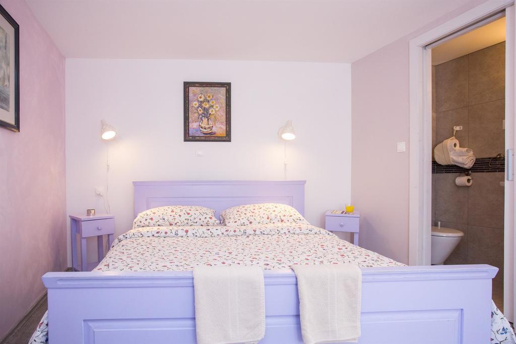 Holiday Home Smokovec Vrbnik Kültér fotó